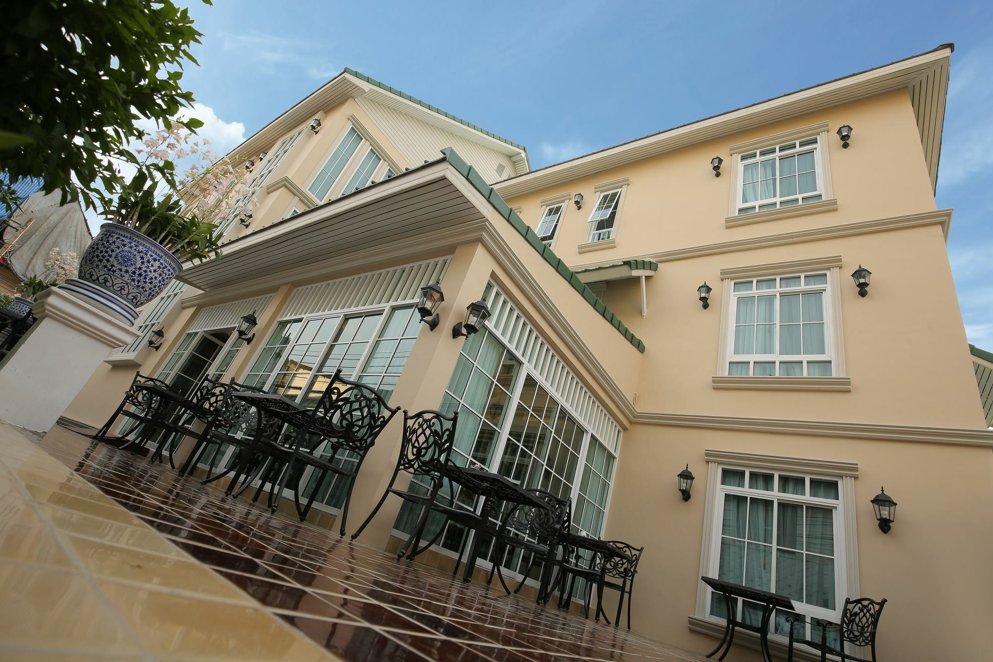The Orchid House 153 Hotel Bangkok Exterior photo