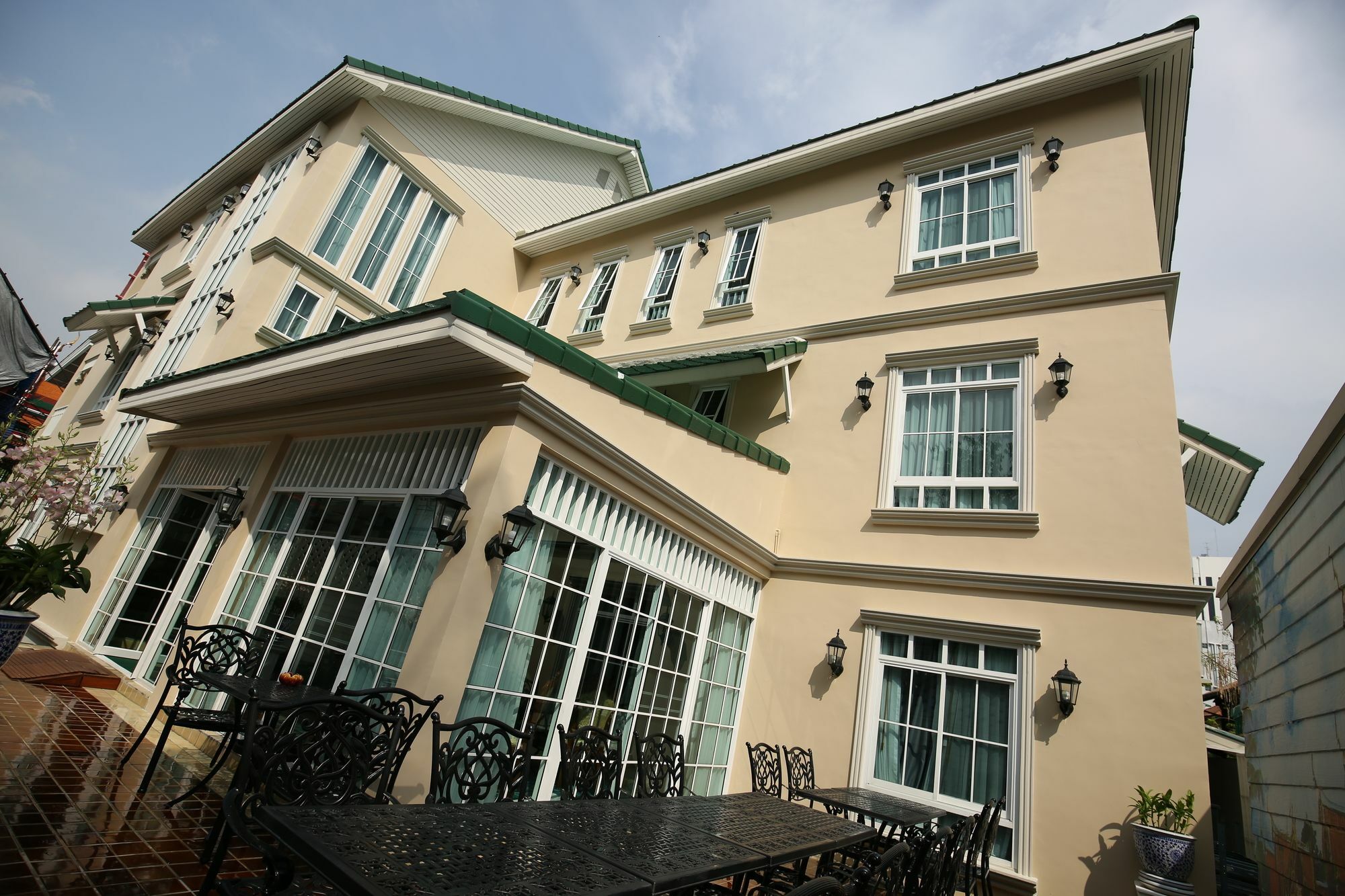 The Orchid House 153 Hotel Bangkok Exterior photo