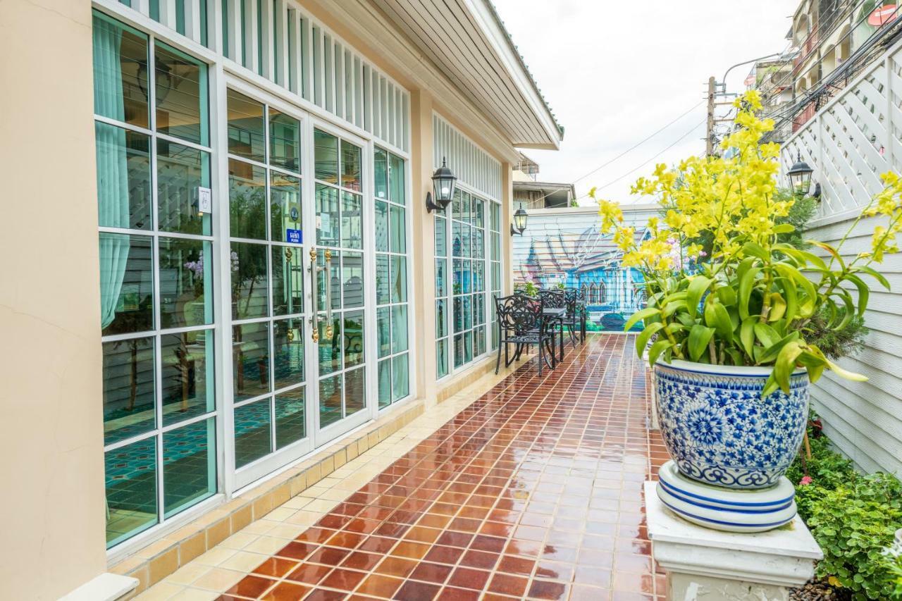 The Orchid House 153 Hotel Bangkok Exterior photo